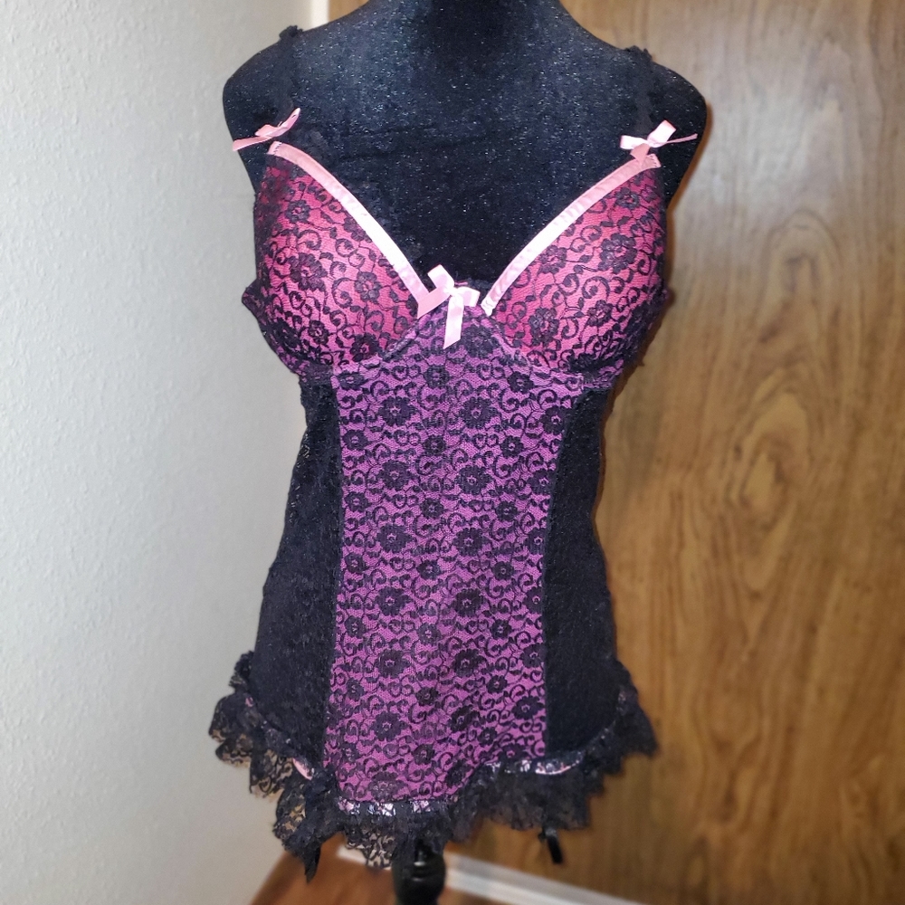 Super Sexy Pink & Black Lingerie with attached Garters